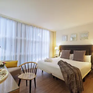 rezervați aici